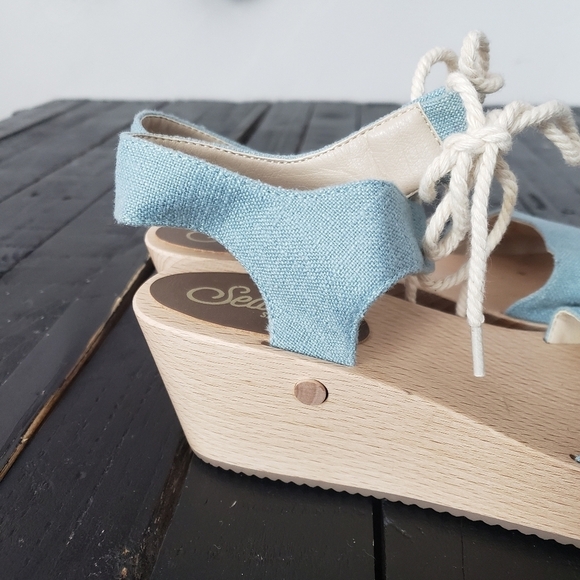 Sedette Sandal Co. Women's 7.5 Wooden Clog Sandals Blue Linen Straps Boho - Picture 5 of 11